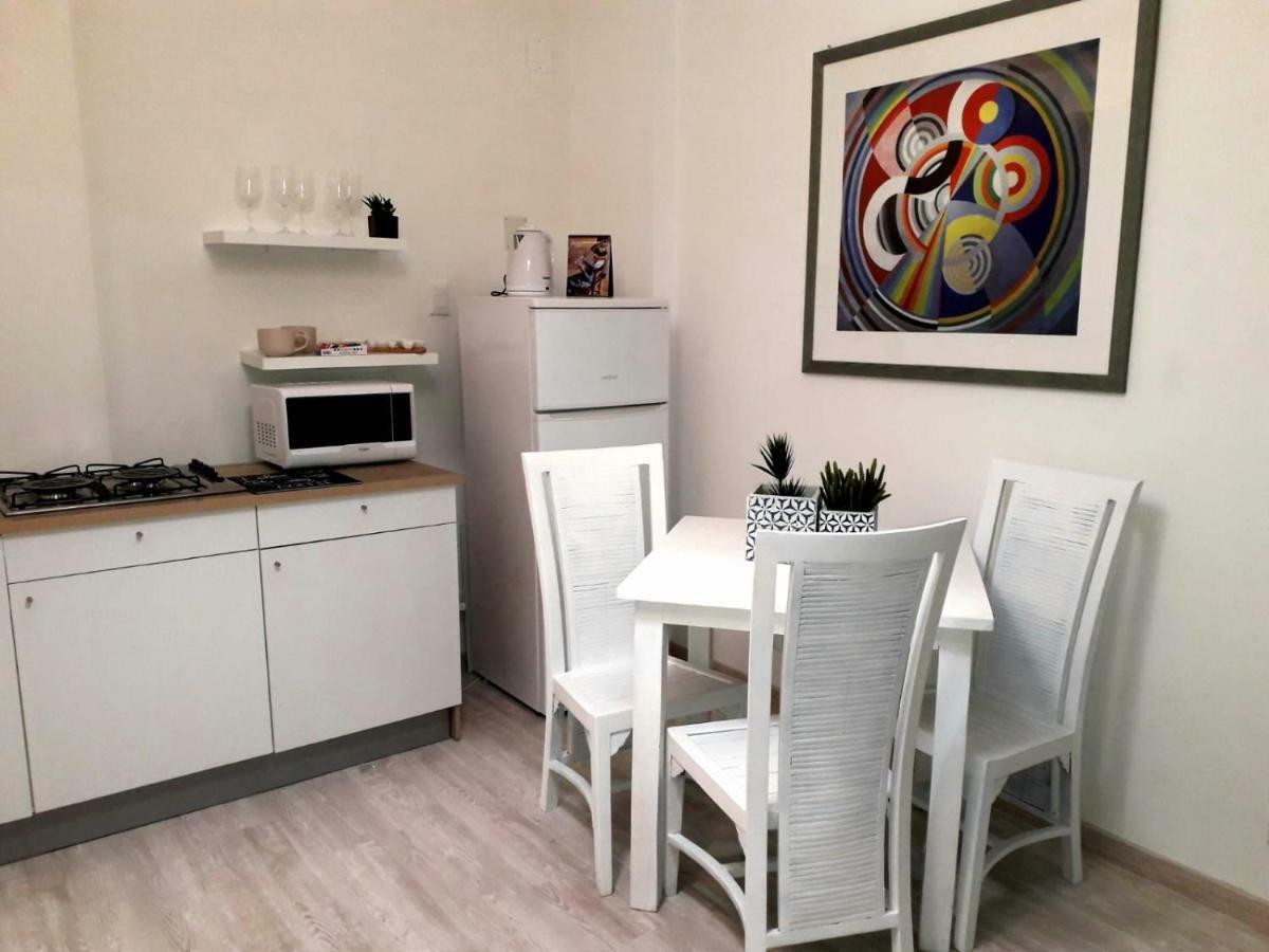 Miklod Apartments Палермо Екстериор снимка